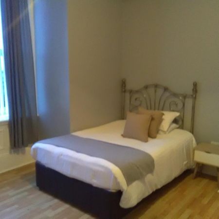 Newcastle West Hotel & Bar Phòng bức ảnh