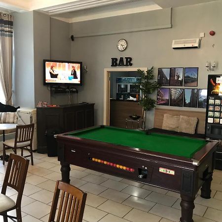 Newcastle West Hotel & Bar Ngoại thất bức ảnh